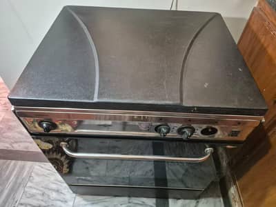 Nesgas Cooking Range – Excellent Working Condition