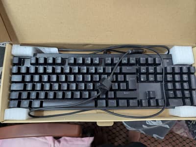 Aukey Led backlit 105key mechanical keyboard ( Brand new)