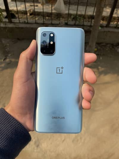 One plus 8t in 10/10 condition
