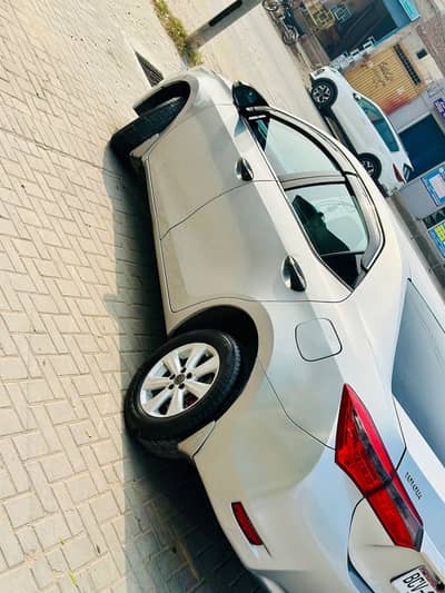 Toyota corrola gli 2015 model