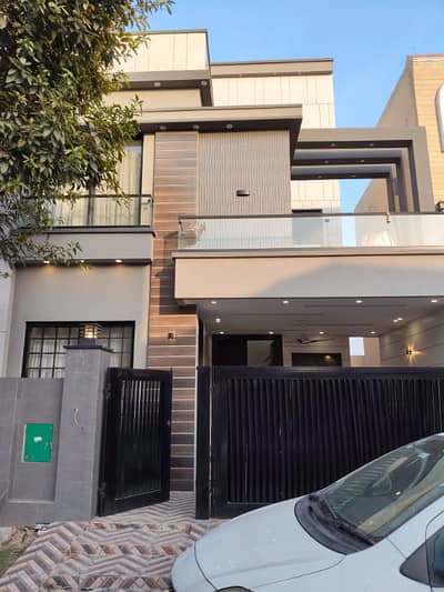 7 Marla Brand New House for sale in Bahria Town Lahore