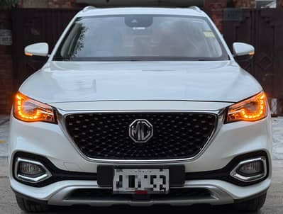 Mg hs 2022 model white with biege