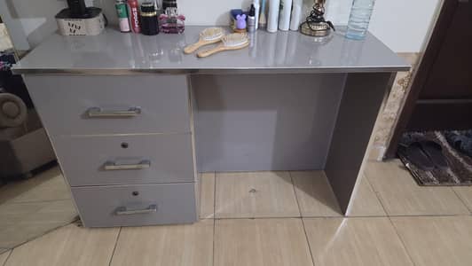 dressing/study table