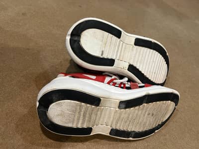 Sports Shoes number 9