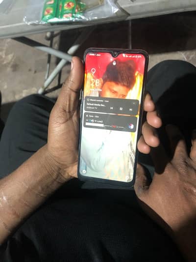 bilkul okey phone hai penal change hai