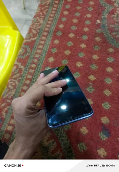 10 by 8 condition  4 /64 hai sirf mobile hai nic copy mil jaigi