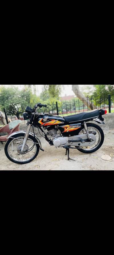 Honda 125 21 model  red color