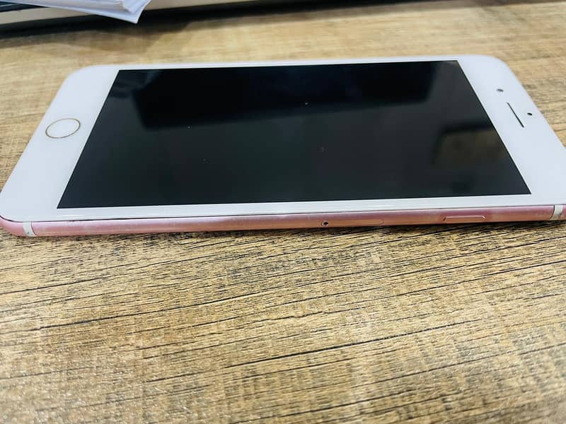 Apple iPhone 7 Plus 0