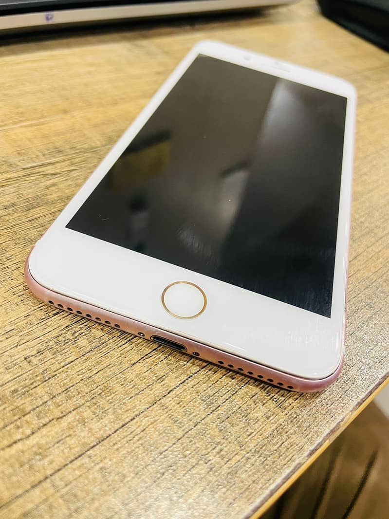 Apple iPhone 7 Plus 3