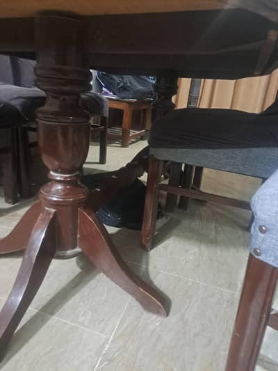 dinning table withb6 chairs