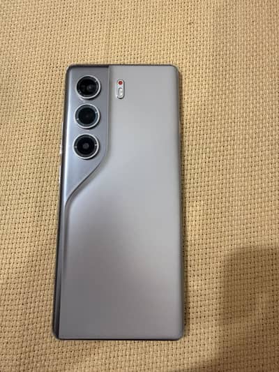 Camon 40 pro