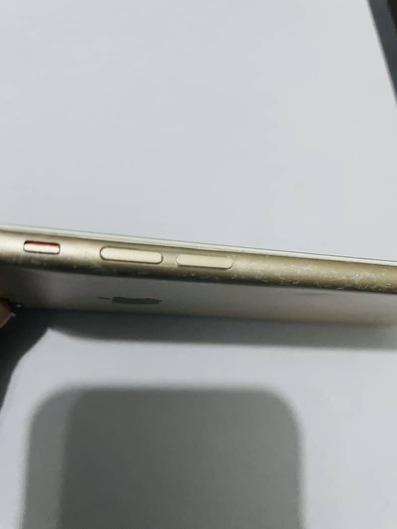 iPhone 6 Gold 2