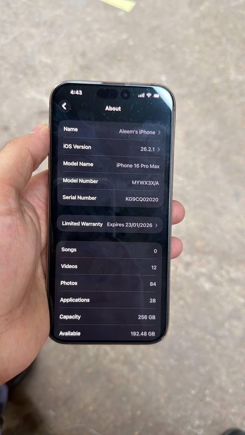 iPhone 16 pro max. 8