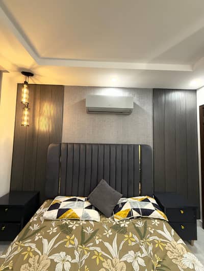 One bedroom VIP apartment for 3/4 hour daily basis in bahria town