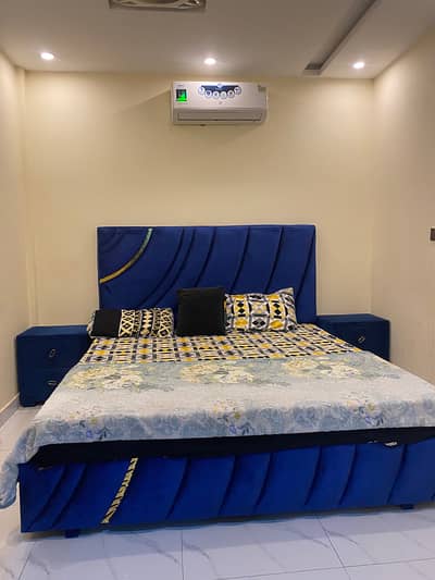 One bedroom VIP apartment for 3/4 hour daily basis in bahria town