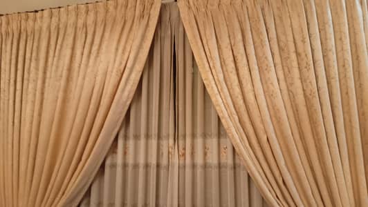 2 pair of curtain