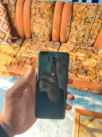 one plus 8 single sim approved 8/128 not a single fault 10/9 condition