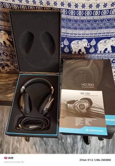Sennheiser HD700 Premium Studio Headphones For Mixing & Mastering