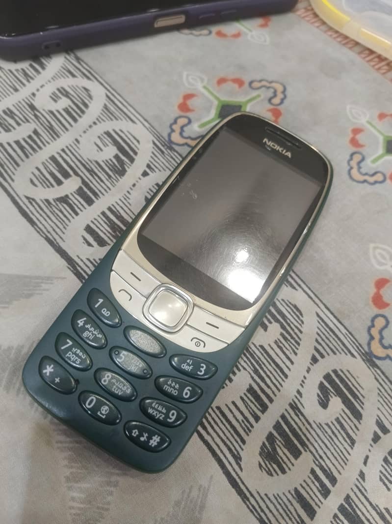 Nokia 6310 1