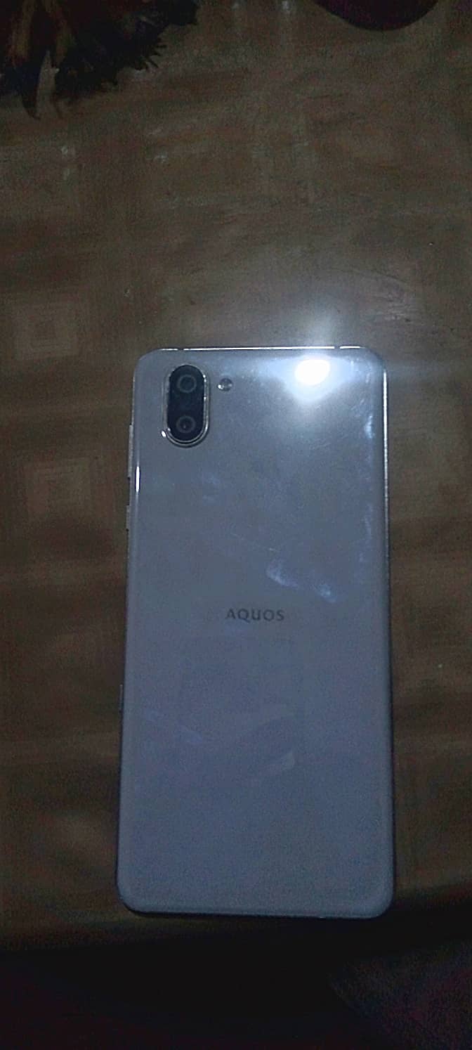 Sharp Aquos R3 0