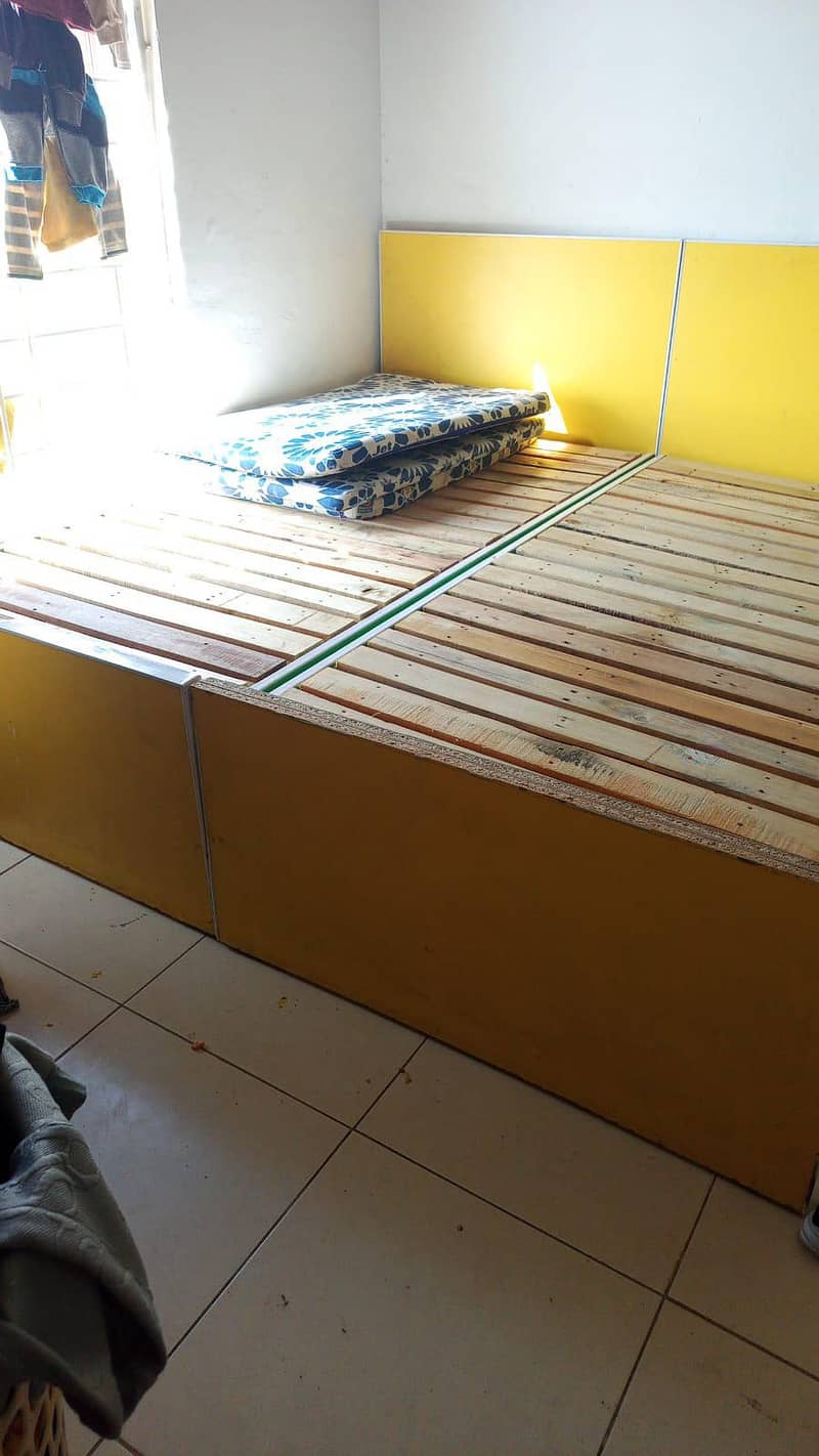 good condition bed 0