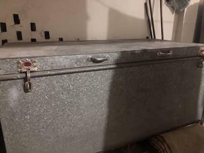 Paiti/Trunk (Medium and large both) for storage