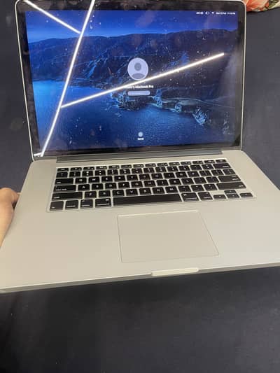 Macbook 2015 pro 15-inch 16/256 SSD in good condition