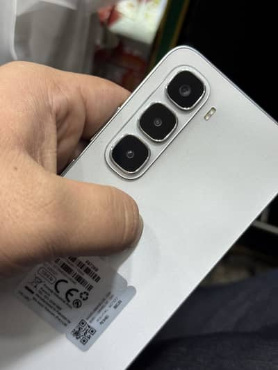 Infinix Hot 60i 8/128 7 month warranty with box