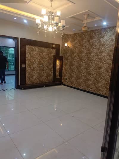 A BEAUTIFUL 10 MARLA UPPER PORTION FOR RENT IN TULIP BLOCK