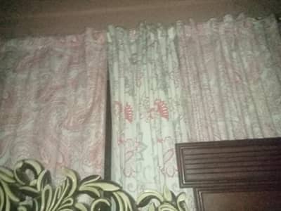 curtain in good condition
