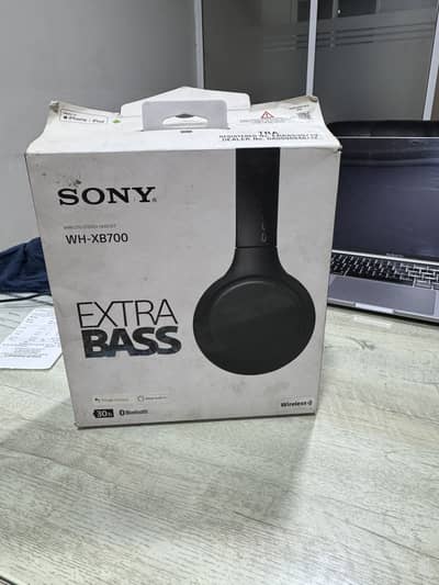 Original sony WH-XB700 headphone in brand new condition