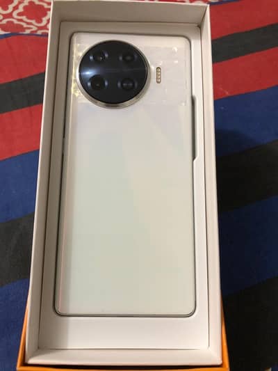 Tecno spark 20 pro plus