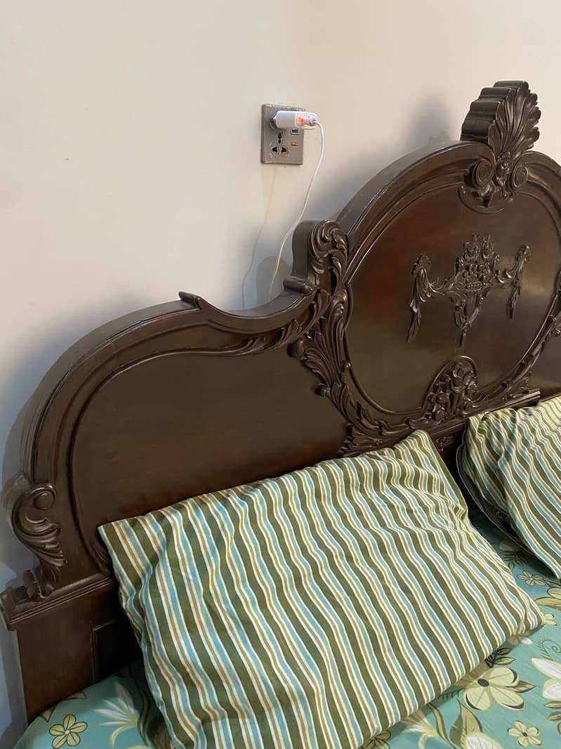 Bed Dressing two side tables 4