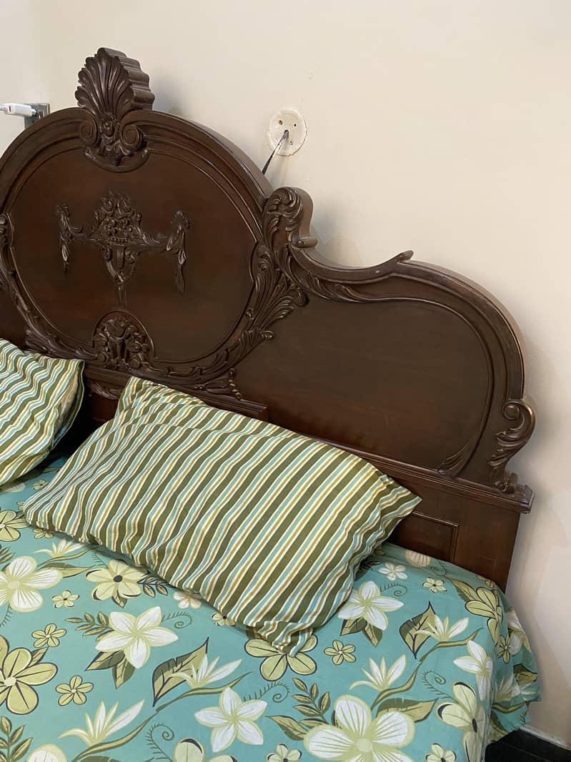 Bed Dressing two side tables 6