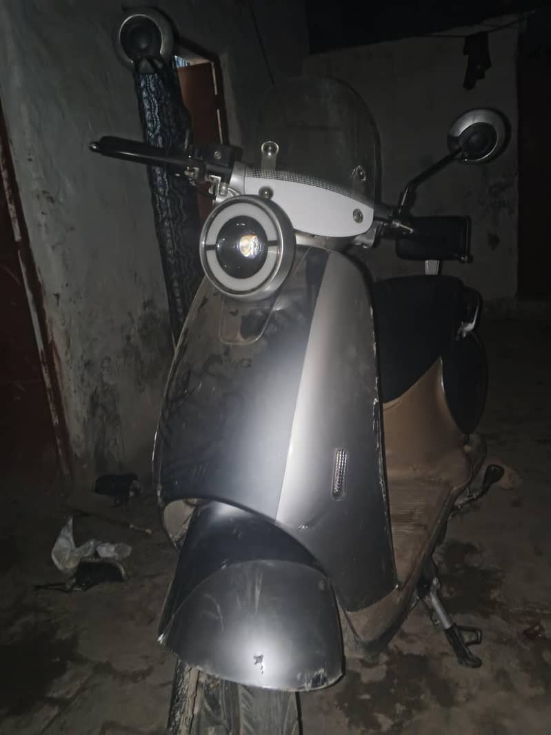 scooty 1