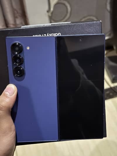 Z Fold 6 12/256 navy with complete box