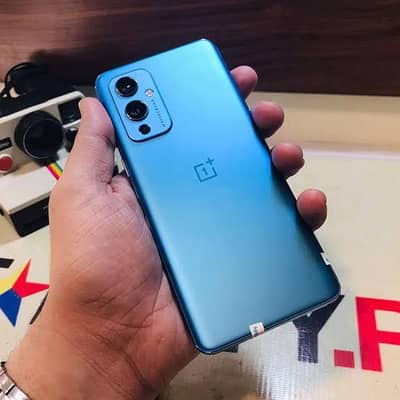 one plus 9 5g 12+12GB ram 256 memory