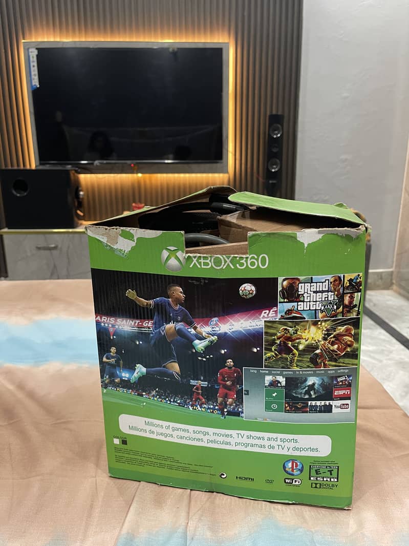 Xbox 360 with 2 wireless controller 0