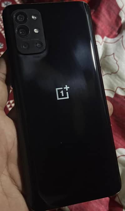 Oneplus 9R.    5G
