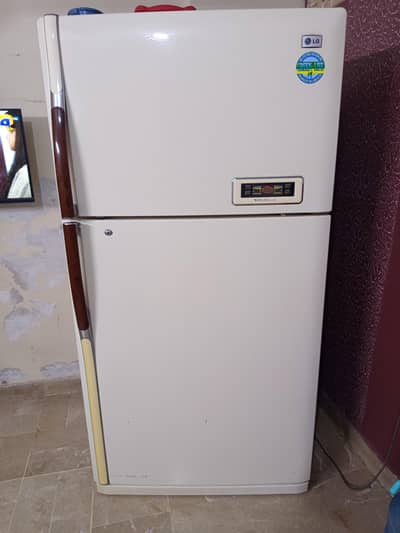 LG Refrigerator Model GR- 762
