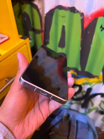 Sharp Aqous R7  12/256 Non PTA