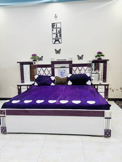 Luxury Wooden King Size Bedroom Set – Complete Set (10/9 Condition)