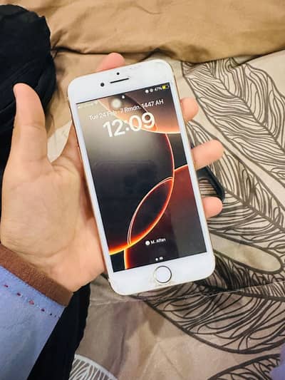 Apple iPhone 8 in good condition
