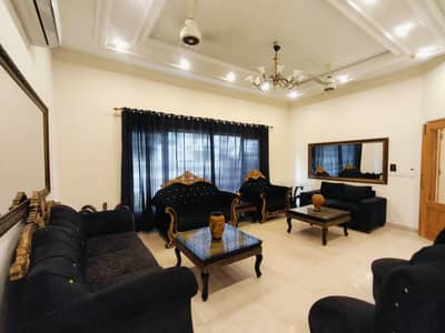 Cantt 10 Marla full 4 Beds house For Rent