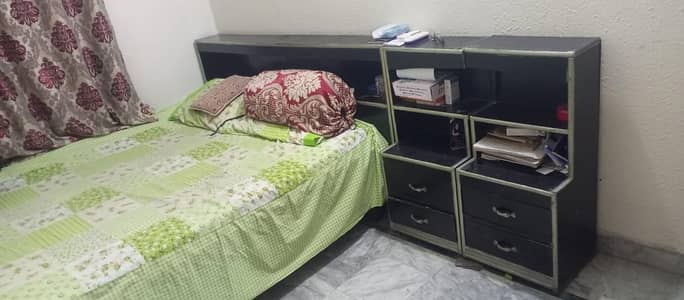 king bed with side table