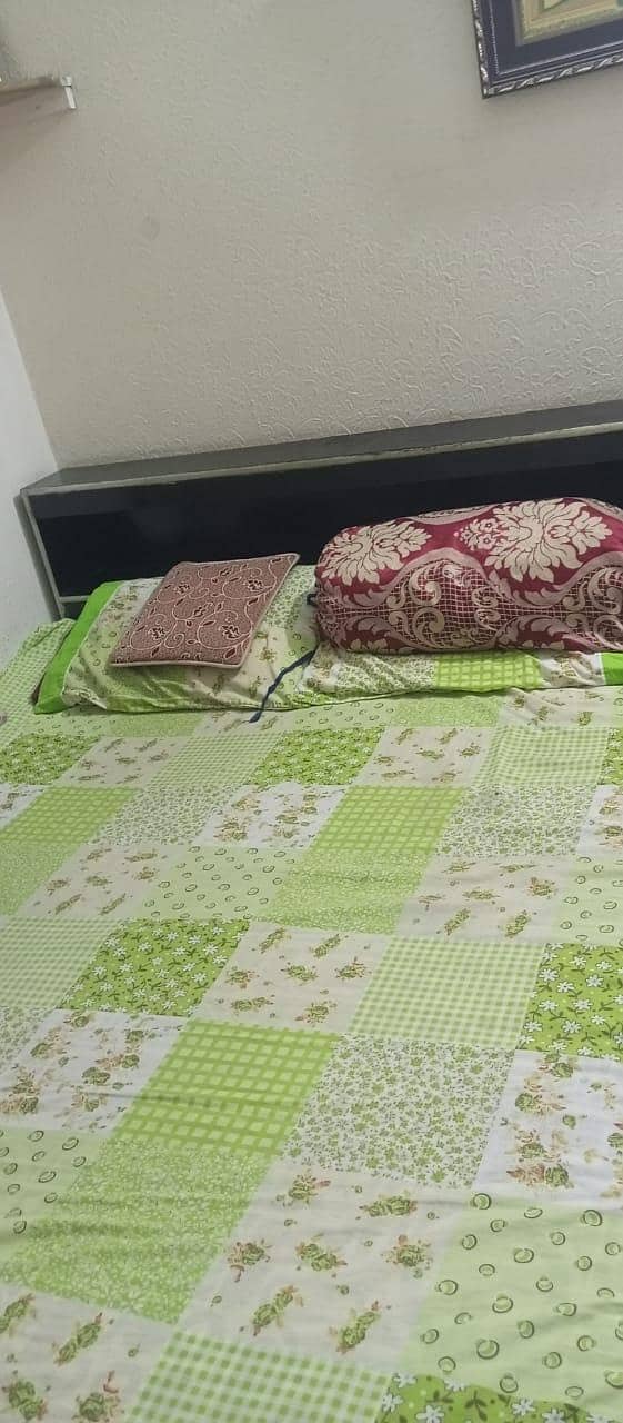 king bed with side table 3