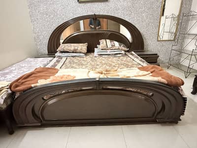 Bedset with side tables