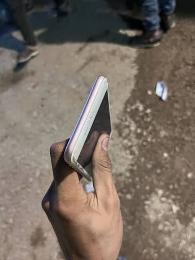 iPhone 7 plus non pta  128 gb battery sarvas ha 4 ganta ka back up ha