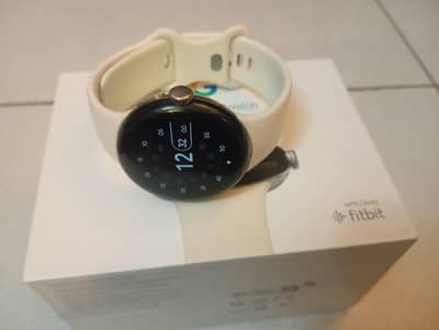 Google Pixel 1 2/32 GB Amoled Smart watch with box