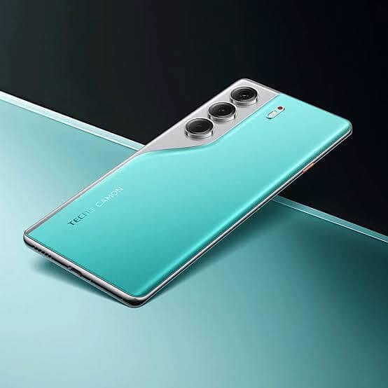 Tecno Camon 40 pro 4